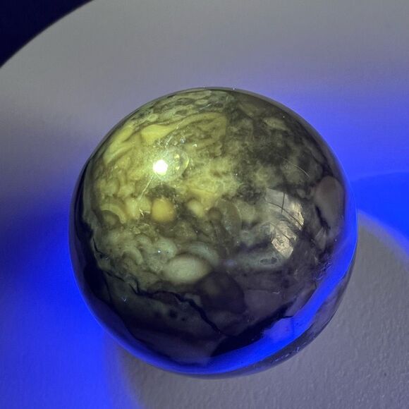 Volcano Agate Sphere UV Reactive (#3) - Picture 4 of 12